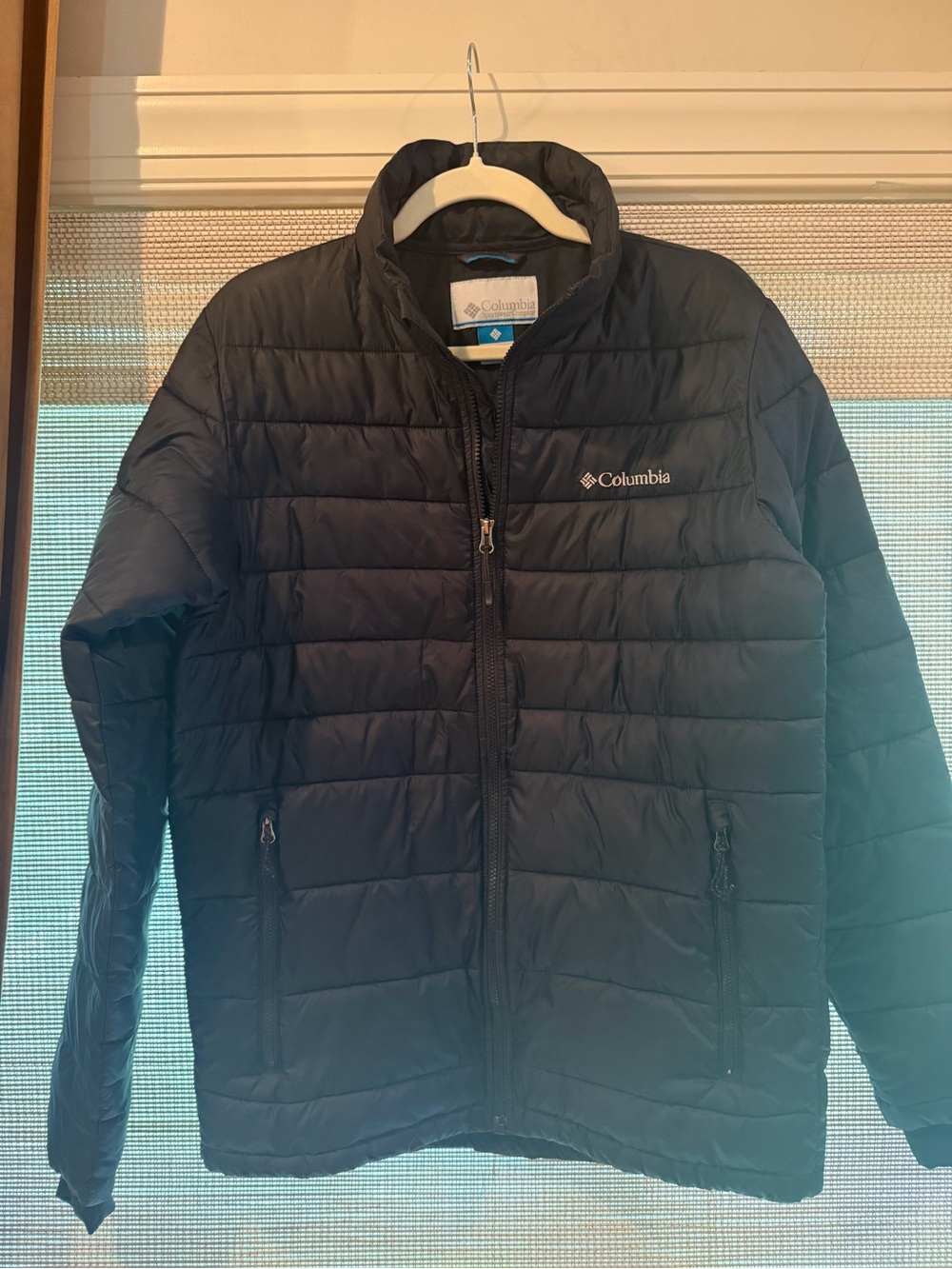 Men’s S Under Armour Powder lite jacket. Water resistant with Omni-heat tech.